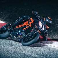 KTM 1290 Super Duke R: la bestia austriaca ahora tiene 180 CV, 140 Nm y 6 kg menos