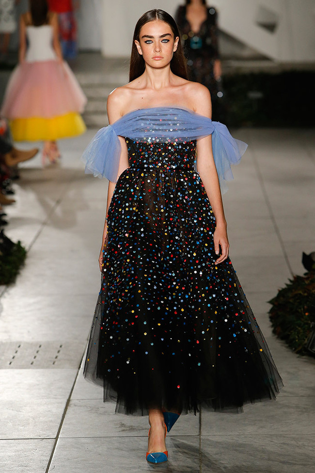 Acarolina Herrera Pasarela 519728700 683x