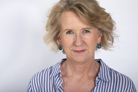 Mv5bztvmzjmxy2utyjm1ms00mdnjltk0yjytmdu1mzg2zte4zdczxkeyxkfqcgc V1