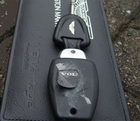 Los llaveros de Aston Martin guardan un secreto