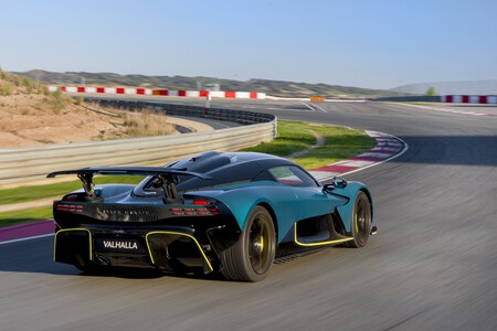 Aston Martin Valhalla