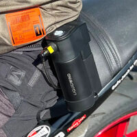 El truco japonés para no pasar calor en la moto es este curioso termo, y es tan simple que asusta