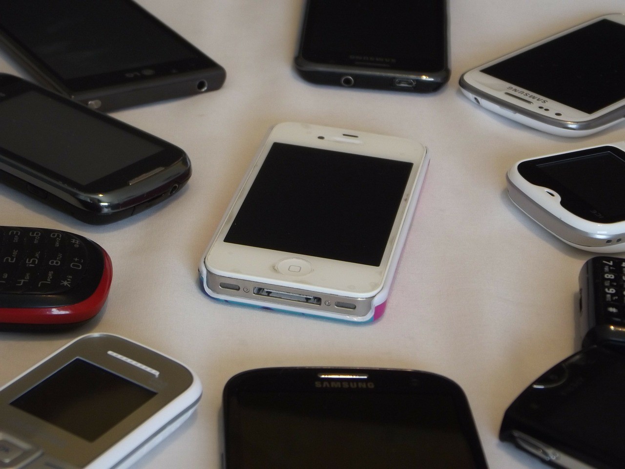 Cómo pasar todos tus datos de un teléfono a otro sin importar la marca o el sistema operativo