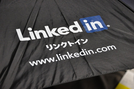 Linkedin crece un 46% en ingresos pero paga con pérdidas su expansión en China y sus compras