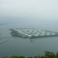 Japón tiene un as bajo la manga contra la mayor crisis petrolera en 50 años: un laberinto de reservas que ni el G7 domina 