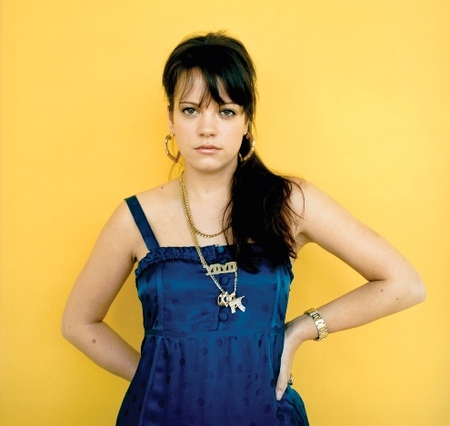 Lily Allen y su familia la lían parda en un restaurante
