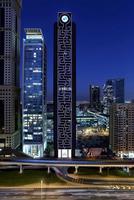 Una empresa española llena de LEDs el laberinto vertical más alto del mundo en Dubai
