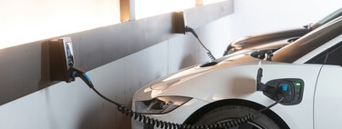 China ha encontrado la solución para que no colapse la red: usar los coches eléctricos como una batería gigante y pagar a sus dueños 100 euros al día