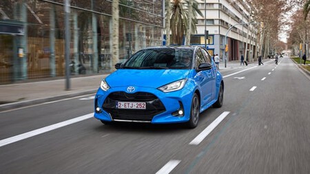 Os sistemas de propulsão eletrificados representarão uma em cada cinco vendas de carros usados ​​no primeiro semestre de 2026. © Toyota