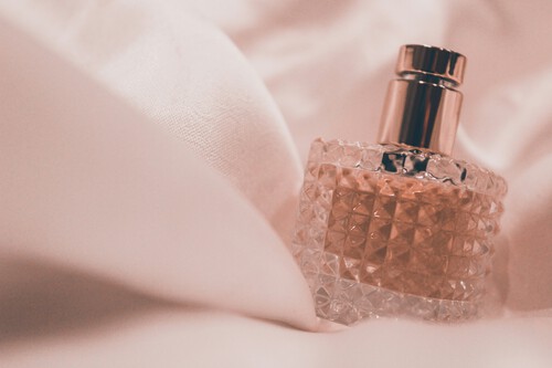 Perfumes de lujo a mitad de precio: El Corte Inglés tiene en sus rebajas las mejores marcas para regalar en San Valentín  