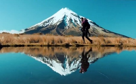 Trekking junto al volcán Taranaki en Nueva Zelanda
