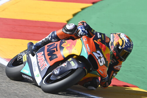 ¡Heroico! Raúl Fernández arrasa en MotorLand recién operado de un dedo y Augusto Fernández vuelve al podio