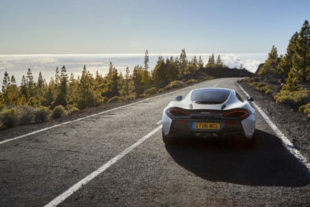 El McLaren 570GT pasea por Tenerife en estas 24 espectaculares imágenes