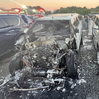 Ni Cadillac blindado ni nada, el Servicio Secreto de Joe Biden va en Ford de alquiler. Y han salido ardiendo 