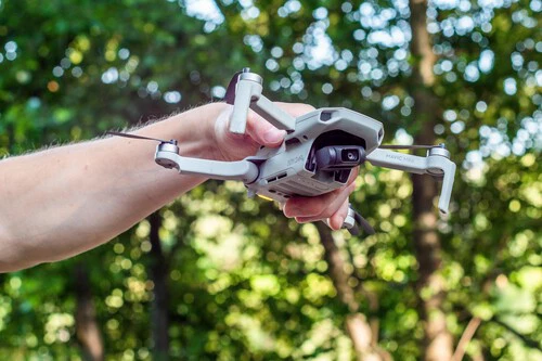 Dron DJI