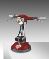 Lámparas diseñadas con piezas de scooter