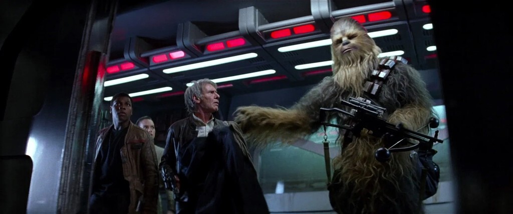Han Solo se quedó extrañado cuando Chewbacca le devolvió su abrigo. Lo mejor es que Harrison Ford tampoco entendía nada Han Solo se quedó extrañado cuando Chewbacca le devolvió su abrigo. Lo mejor es que Harrison Ford tampoco entendía nada