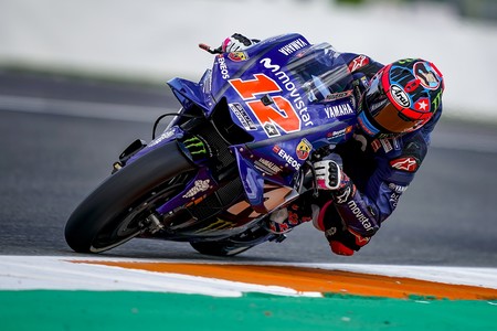 Maverick Viñales lidera los primeros entrenamientos de pretemporada con Márquez segundo y Rossi tercero