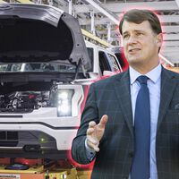 "El viaje hacia los vehículos eléctricos ha sido una experiencia humillante". El CEO de Ford admite que se equivocaron de estrategia y la única manera de cortar las pérdidas son coches más pequeños