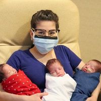 Una madre de Texas dio a luz a trillizos tras superar el coronavirus embarazada 