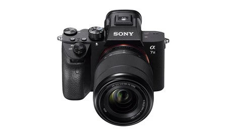 Amazon tiene la Sony Alpha 7 Mark III con objetivo 28-70 por unos 340 euros menos que otras tiendas, a 2.163,36 euros