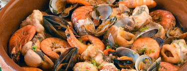 Zarzuela de pescado y mariscos: la receta que será un éxito garantizado en tus fiestas