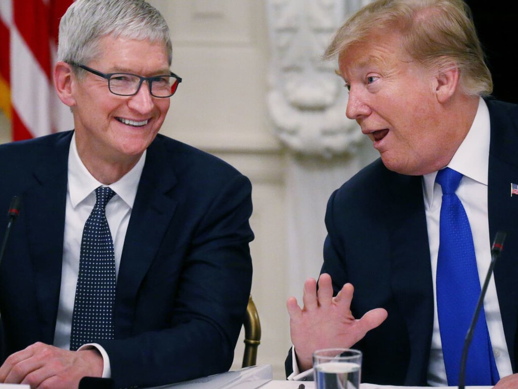 Tim Cook vuelve a hacerlo: visita a Donald Trump después de decirle que le besaba el trasero 