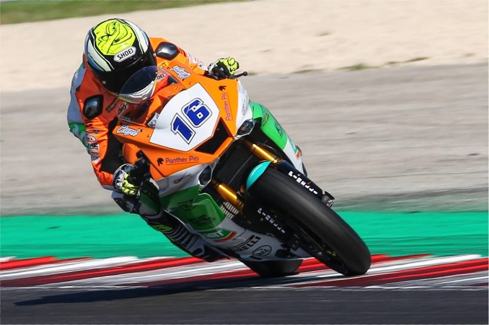 Jules Cluzel resurge en casa para imponerse a la jauría de Supersport