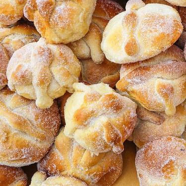 Cómo hacer pan de muerto de guayaba para 10 personas, ideal para acompañar con una bebida calientita