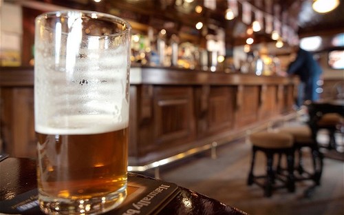 Pubs gurmet, en pequeños pueblos o con cerveza propia. Algunos de los mejores pubs de Gran Bretaña.