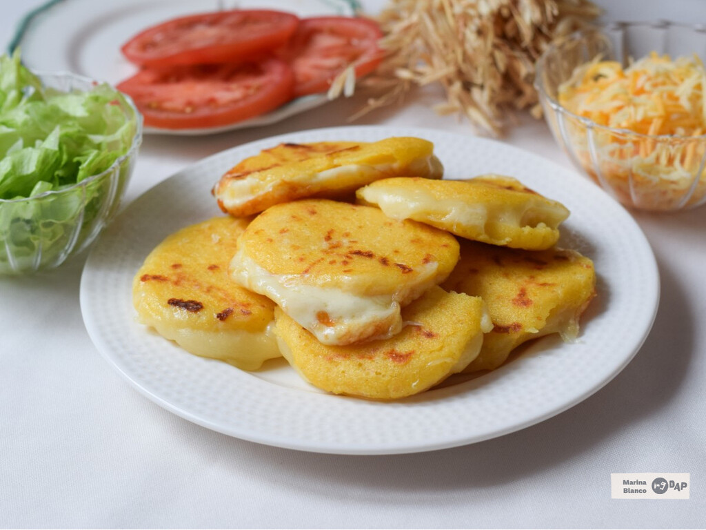 Arepas de queso colombianas, receta súper fácil y riquísima