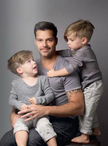 Los hijos de Ricky Martin no son monos, son los siguiente