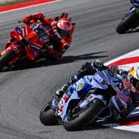 A Álex Márquez le va tan bien que Ducati le ha ascendido y dará una moto oficial en 2026 para estar al nivel de su hermano 