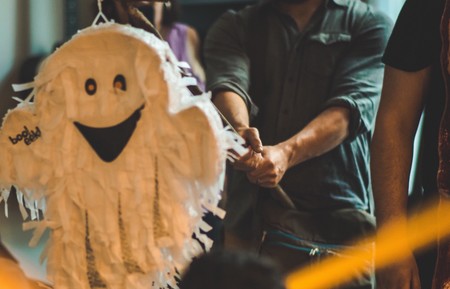 Todo lo que necesitas para la fiesta de Halloween: desde bolsas con 1kg de caramelos hasta decoración terrorífica