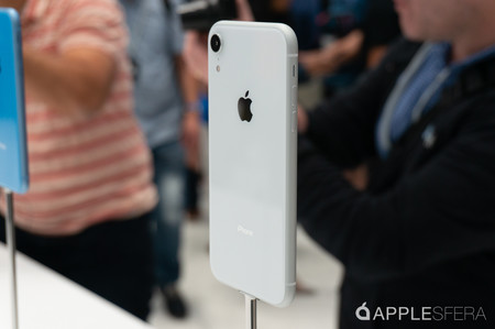 AirPods 2 por 139 euros, iMac de 27" por 1.855 euros y iPhone XR por 689 euros: Cazando Gangas