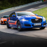 Jaguar estrena un F-Type SVR y un XJR575 como Ring Taxis en Nürburgring Nordschleife