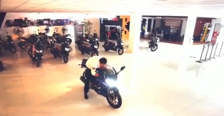 Vigilante R125 Portada