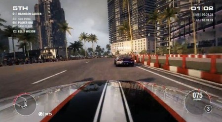 Dando una vuelta por Miami en 'GRID 2'