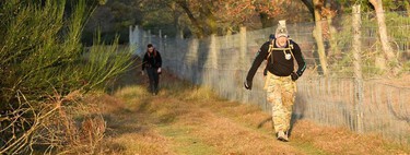 'Rucking': el entrenamiento militar que te ayuda a perder grasa mientras conservas la masa muscular a cualquier edad 