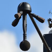 La DGT no quiere ni oír hablar de radares de ruido, pero eso no significa que te puedas pasar en decibelios con tu coche