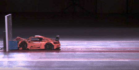 La prueba de choque más brutal es para un Porsche 911 GT3 RS... de LEGO