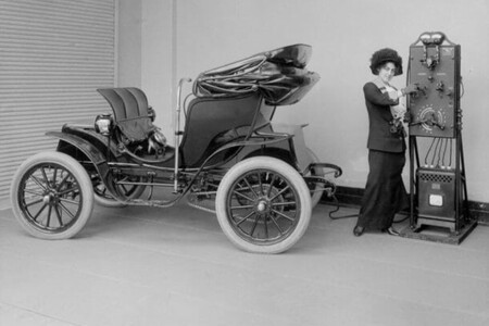 Auto eléctrico 1900