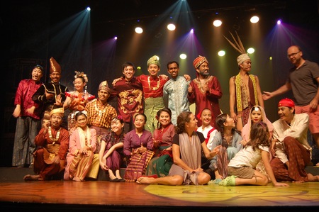 Visitando Malasia MUD obra de teatro