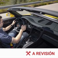 El volante de tu coche vibra, sobre todo en autovía. Puede ser por uno de estos cinco motivos 
