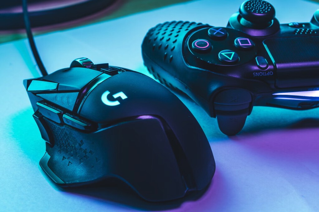 Auriculares y ratones súper ventas, volantes, teclados y más: chollos de periféricos Logitech este Black Friday 