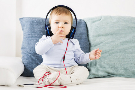Usar objetos musicales para comunicarte con tu bebé favorece su desarrollo cognitivo