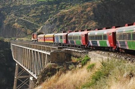 Viaja a 5.000 metros de altura en el tren más alto del mundo