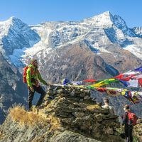 Para descongestionar el Everest, Nepal permite acceder a otros 97 picos gratis. El problema es que nadie quiere subirlos