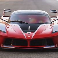 Este Ferrari FXX-K y otros 39 supercoches se subastarán en el GP de Abu Dhabi a un precio astronómico