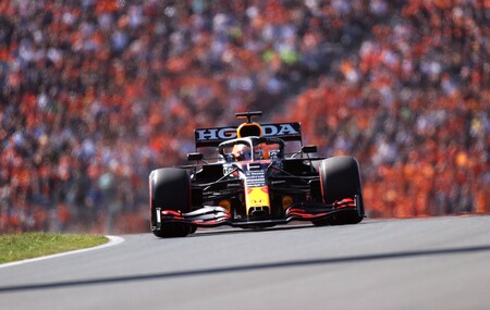 ¡Milimétrico! Max Verstappen le gana la pole a Lewis Hamilton en Zandvoort por solo 38 milésimas